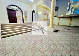 Villa - 4 bedrooms - 6 bathrooms for rent in Asharej - Al Ain