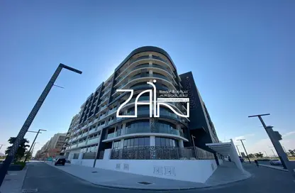 Apartment - 3 Bedrooms - 3 Bathrooms for rent in The Gate - Masdar City - Abu Dhabi