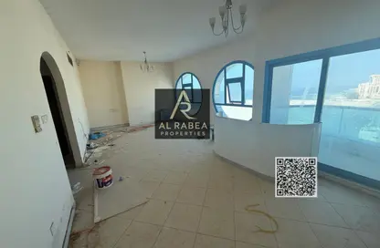 Apartment - 3 Bedrooms - 3 Bathrooms for rent in Corniche Tower - Ajman Corniche Road - Ajman