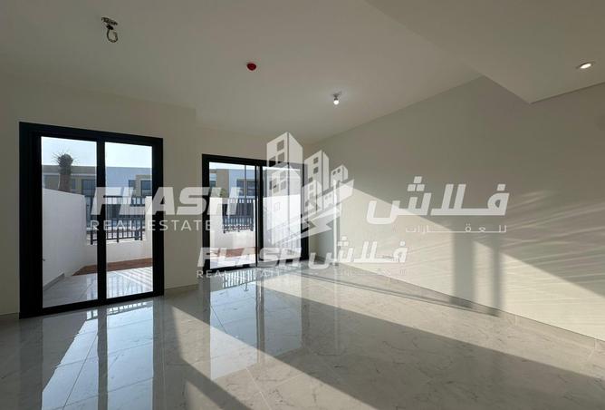تاون هاوس - 2 غرف نوم - 4 حمامات للايجار في ماربيا - ميناء العرب - راس الخيمة - رأس الخيمة