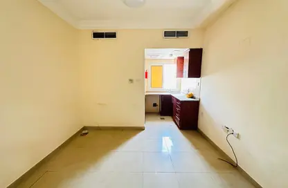 Apartment - Studio - 1 Bathroom for rent in Fire Station Road - Muwaileh - Sharjah