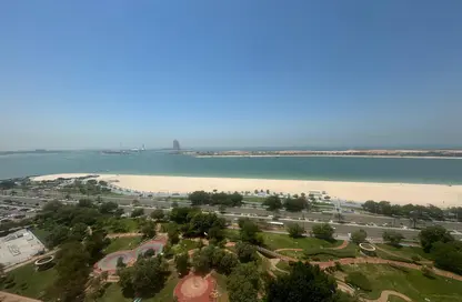 Apartment - 3 Bedrooms - 5 Bathrooms for rent in Corniche Road - Abu Dhabi