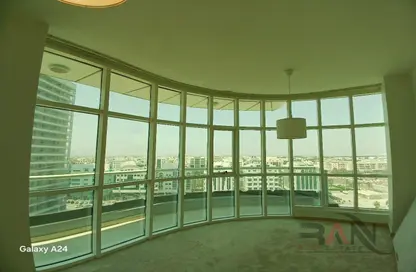 Apartment - 3 Bedrooms - 3 Bathrooms for rent in Al Dana Tower - Danet Abu Dhabi - Abu Dhabi