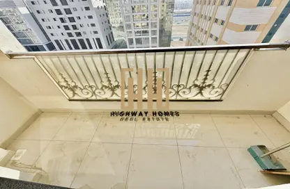 Apartment - 3 Bedrooms - 3 Bathrooms for rent in Muwaileh 29 Building - Muwaileh - Sharjah