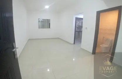Apartment - 1 Bedroom - 2 Bathrooms for rent in Al Jurf 3 - Al Jurf - Ajman Downtown - Ajman