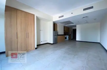 Apartment - 1 Bathroom for rent in Goldcrest Views 1 - Lake Allure - Jumeirah Lake Towers - Dubai