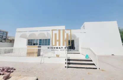 Business Centre - Studio - 4 Bathrooms for rent in Al Jazzat - Al Riqqa - Sharjah