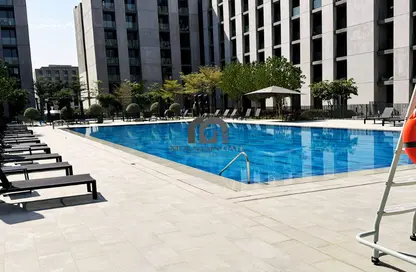 شقة - غرفة نوم - 2 حمامات للبيع في الطراز - حي نسيج - الجادة - الشارقة