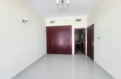 شقة - غرفة نوم - 2 حمامات للايجار في برج الواحة - مدينة دبي الرياضية - دبي