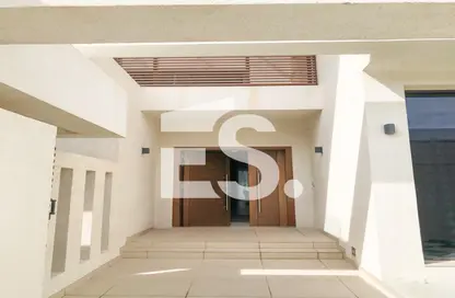 Villa - 5 Bedrooms - 6 Bathrooms for rent in West Yas - Yas Island - Abu Dhabi
