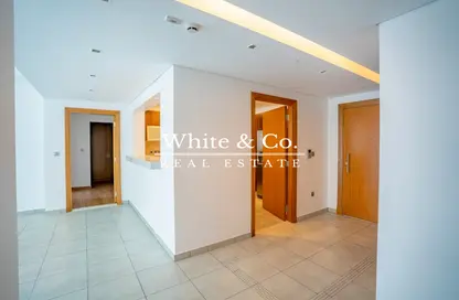 Apartment - 3 Bedrooms - 3 Bathrooms for rent in Marina Residences 6 - Marina Residences - Palm Jumeirah - Dubai