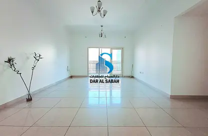 شقة - 2 غرف نوم - 2 حمامات للايجار في شارع 64 ​ - النهدة - الشارقة