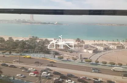 Apartment - 4 Bedrooms - 5 Bathrooms for rent in Corniche Road - Abu Dhabi