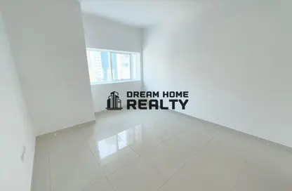 Apartment - 1 Bedroom - 2 Bathrooms for rent in Pearl Tower - Al Khan - Sharjah