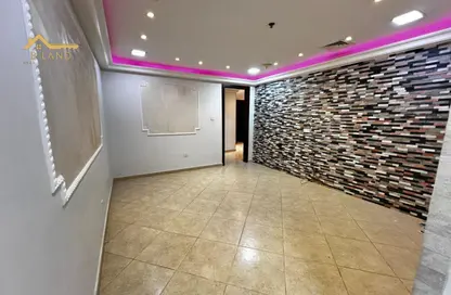 شقة - 3 غرف نوم - 4 حمامات للايجار في مركز الفردان - المجاز 3 - المجاز - الشارقة شقة - 3 غرف نوم - 4 حمامات للايجار في مركز الفردان - المجاز 3 - المجاز - الشارقة