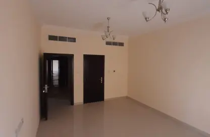 شقة - 2 غرف نوم - 3 حمامات للايجار في بناية النافورة 1 - 2  الروضة - الروضة - عجمان