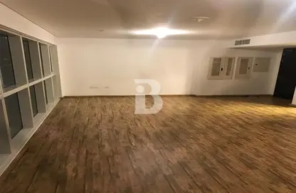 Apartment - 1 Bedroom - 2 Bathrooms for rent in RAK Tower - Marina Square - Al Reem Island - Abu Dhabi