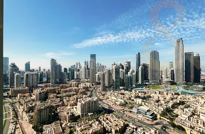 Apartment - 2 Bedrooms - 2 Bathrooms for rent in Burj Royale - Downtown Dubai - Dubai