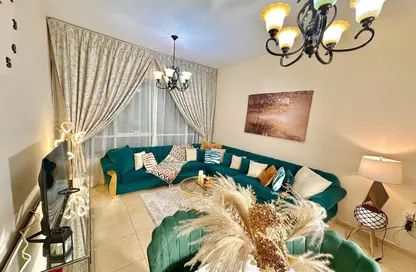 Apartment - 1 Bedroom - 2 Bathrooms for rent in Beach Tower 1 - Al Khan Lagoon - Al Khan - Sharjah