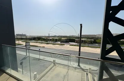 Apartment - Studio - 1 Bathroom for rent in The Gate - Masdar City - Abu Dhabi