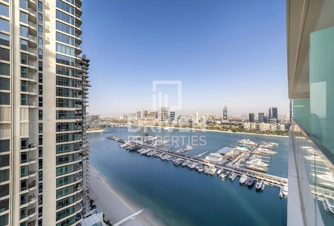 Apartment - 1 Bedroom - 1 Bathroom for sale in Marina Vista - EMAAR Beachfront - Dubai Harbour - Dubai