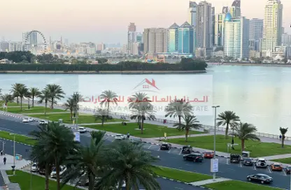 شقة - 3 غرف نوم - 4 حمامات للايجار في برج البحيرة - المجاز 1 - المجاز - الشارقة