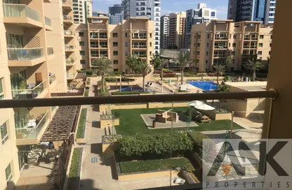شقة - غرفة نوم - 2 حمامات للايجار في الغزلان - 1 - الغزلان - جرينز - دبي