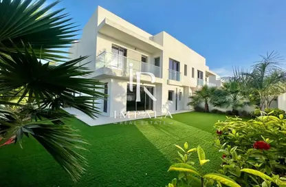 Villa - 4 Bedrooms - 6 Bathrooms for sale in Redwoods - Yas Acres - Yas Island - Abu Dhabi