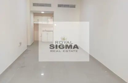 Apartment - Studio - 1 Bathroom for rent in Al Baraha - Deira - Dubai