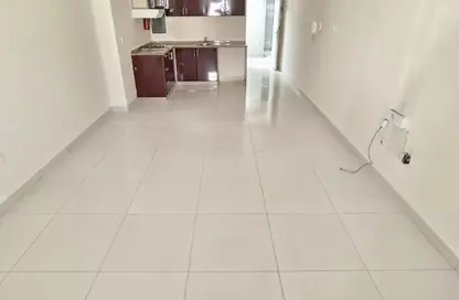 Apartment - Studio - 1 Bathroom for rent in Al Khan Corniche - Al Khan - Sharjah