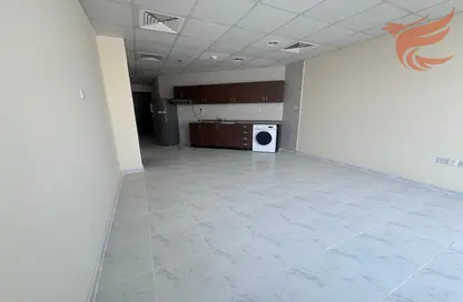 Apartment - Studio - 1 Bathroom for rent in RAK Tower - Al Seer - Ras Al Khaimah