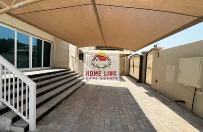 Villa - 4 Bedrooms - 6 Bathrooms for rent in Al Falaj - Al Riqqa - Sharjah