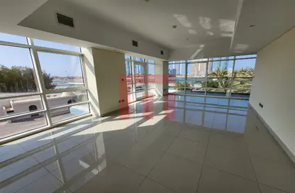 شقة - 3 غرف نوم - 4 حمامات للايجار في المراسي - البطين - أبوظبي شقة - 3 غرف نوم - 4 حمامات للايجار في المراسي - البطين - أبوظبي