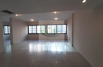 Empty Room image for: Apartment - 4 Bedrooms - 3 Bathrooms for rent in Electra Street - Abu Dhabi, Image 1