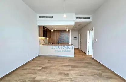 Apartment - 1 Bedroom - 2 Bathrooms for rent in Hamilton House - Jumeirah Village Circle - Dubai