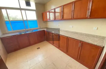 Apartment - 2 Bedrooms - 2 Bathrooms for rent in Al Khabisi - Al Ain