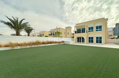 Villa - 2 Bedrooms - 4 Bathrooms for rent in District 16 - Jumeirah Village Circle - Dubai