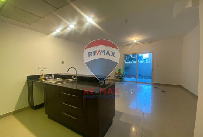 Villa - 5 Bedrooms - 6 Bathrooms for rent in Contemporary Style - Al Reef Villas - Al Reef - Abu Dhabi