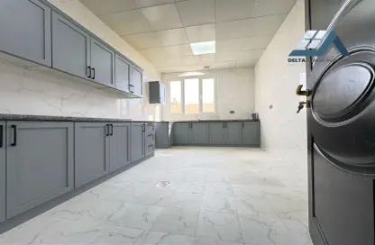 شقة - 3 غرف نوم - 3 حمامات للايجار في مدينة الرياض - أبوظبي