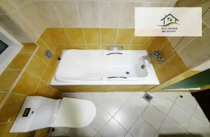 صورة لـ حمام شقة - غرفة نوم - 2 حمامات للايجار في المعمورة - منطقة المرور - أبوظبي ، صورة رقم 1