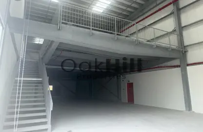 Warehouse - Studio - 1 Bathroom for rent in Umm Ramool - Dubai