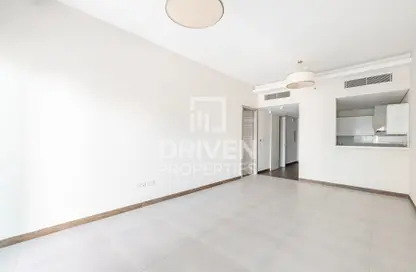 Apartment - 1 Bedroom - 2 Bathrooms for rent in SOL Bay - Business Bay - Dubai