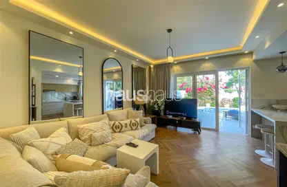 فيلا - 2 غرف نوم - 3 حمامات للبيع في الينابيع 11 - الينابيع - دبي