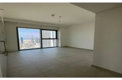 Empty Room image for: Apartment - 3 Bedrooms - 4 Bathrooms for rent in Downtown Views II Tower 2 - Downtown Views II - Downtown Dubai - Dubai, Image 1