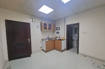 Apartment - Studio - 1 Bathroom for rent in Muwailih Building - Muwaileh - Sharjah