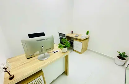 Office Space - Studio - 1 Bathroom for rent in Red Avenue - Al Garhoud - Dubai