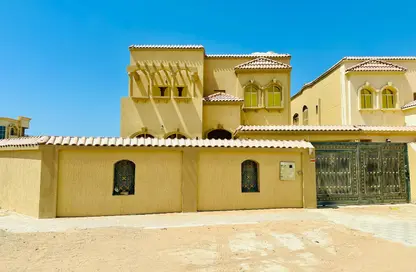 فيلا - 5 غرف نوم - 7 حمامات للايجار في 1 المويهات - المويهات - عجمان