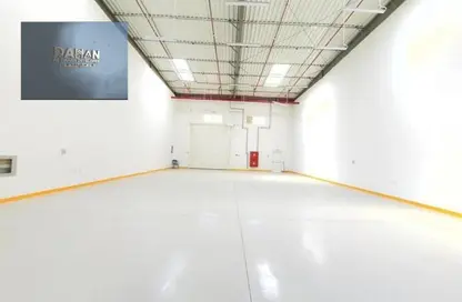 مصنع - استوديو - 7 حمامات للايجار في أم الثعوب - أم القيوين