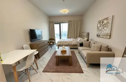 Apartment - Studio - 1 Bathroom for rent in Oasis 1 - Oasis Residences - Masdar City - Abu Dhabi