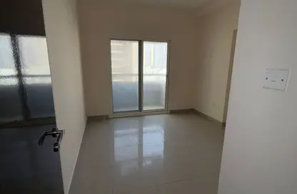 شقة - غرفة نوم - 1 حمام للايجار في شارع التعاون الجديد - التعاون - الشارقة